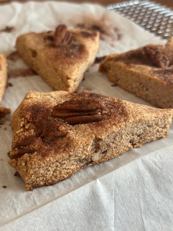 Cinnamon Pecan, 8 scones